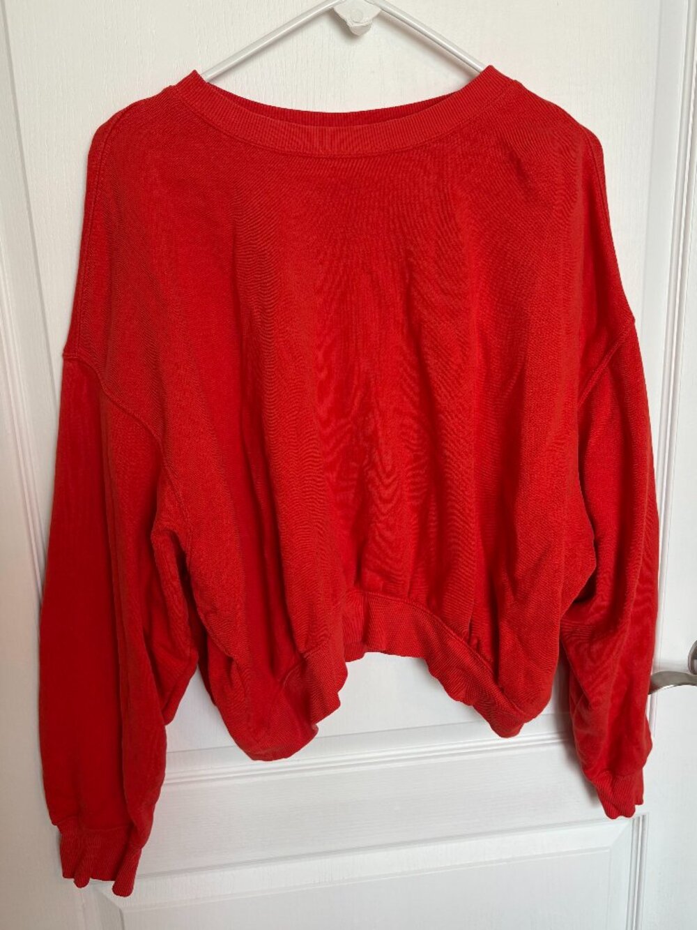 Universal Thread XL Red Bubble Hem Cropped Oversized Crewneck Sweatshirt